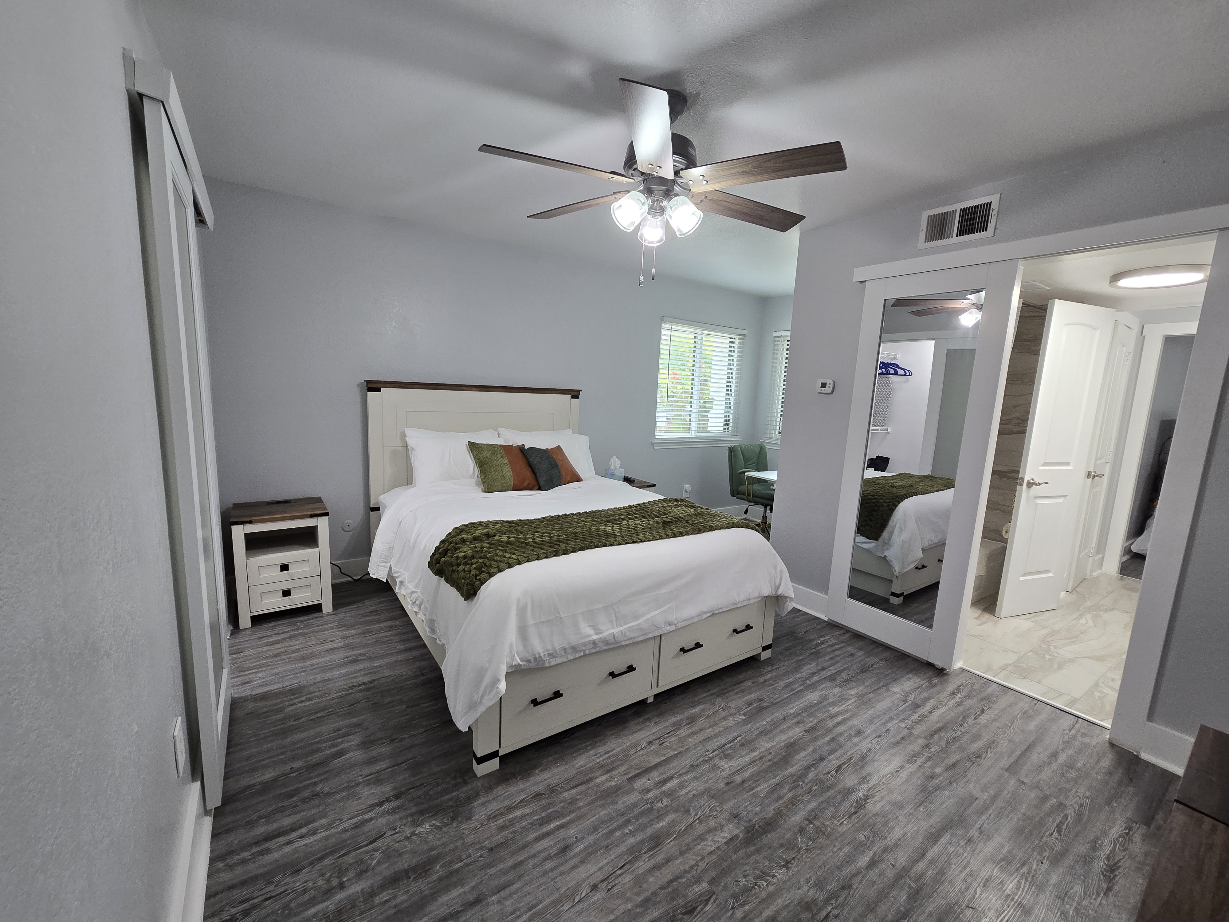 Boutique Luxury North Dallas Condo for Creative Productions